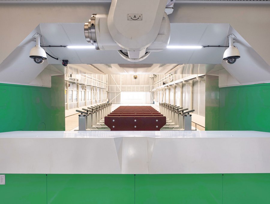 fabrication of metro railcar components Processing of subway train componentes in two work stations