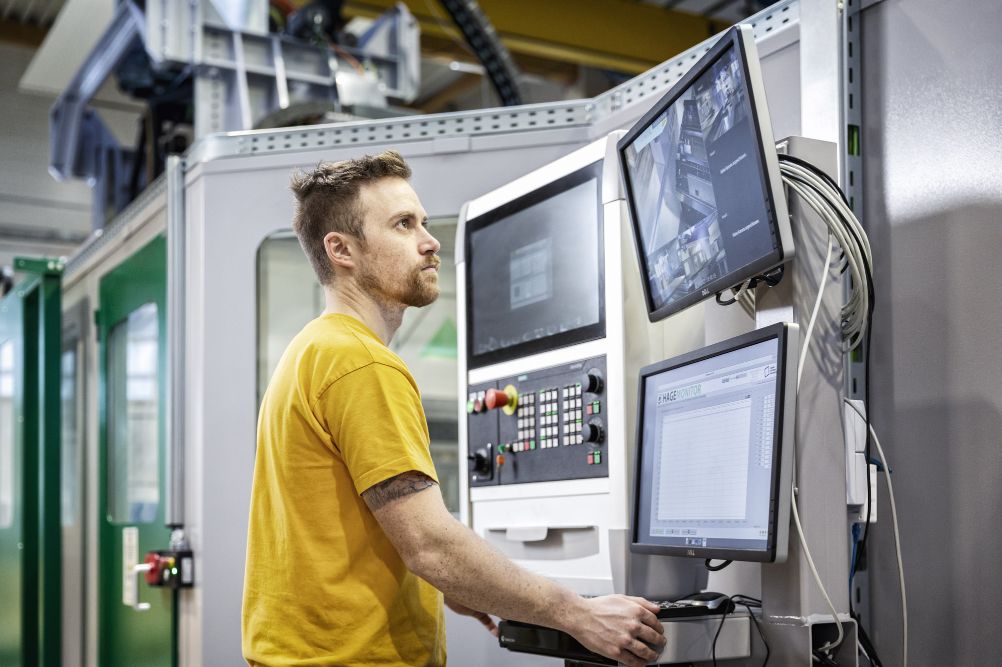 Moderne Steuerungstechnik Verkabelung von Sondermaschinen